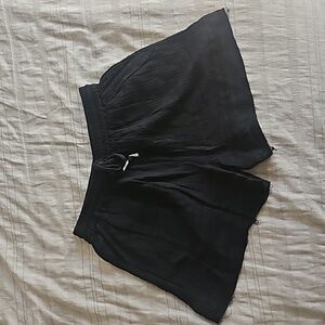 Carly Jean Los Angeles Palmer Shorts